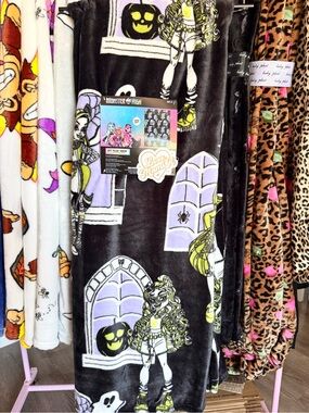 monster high Black & Purple Halloween Plush Throw Blanket